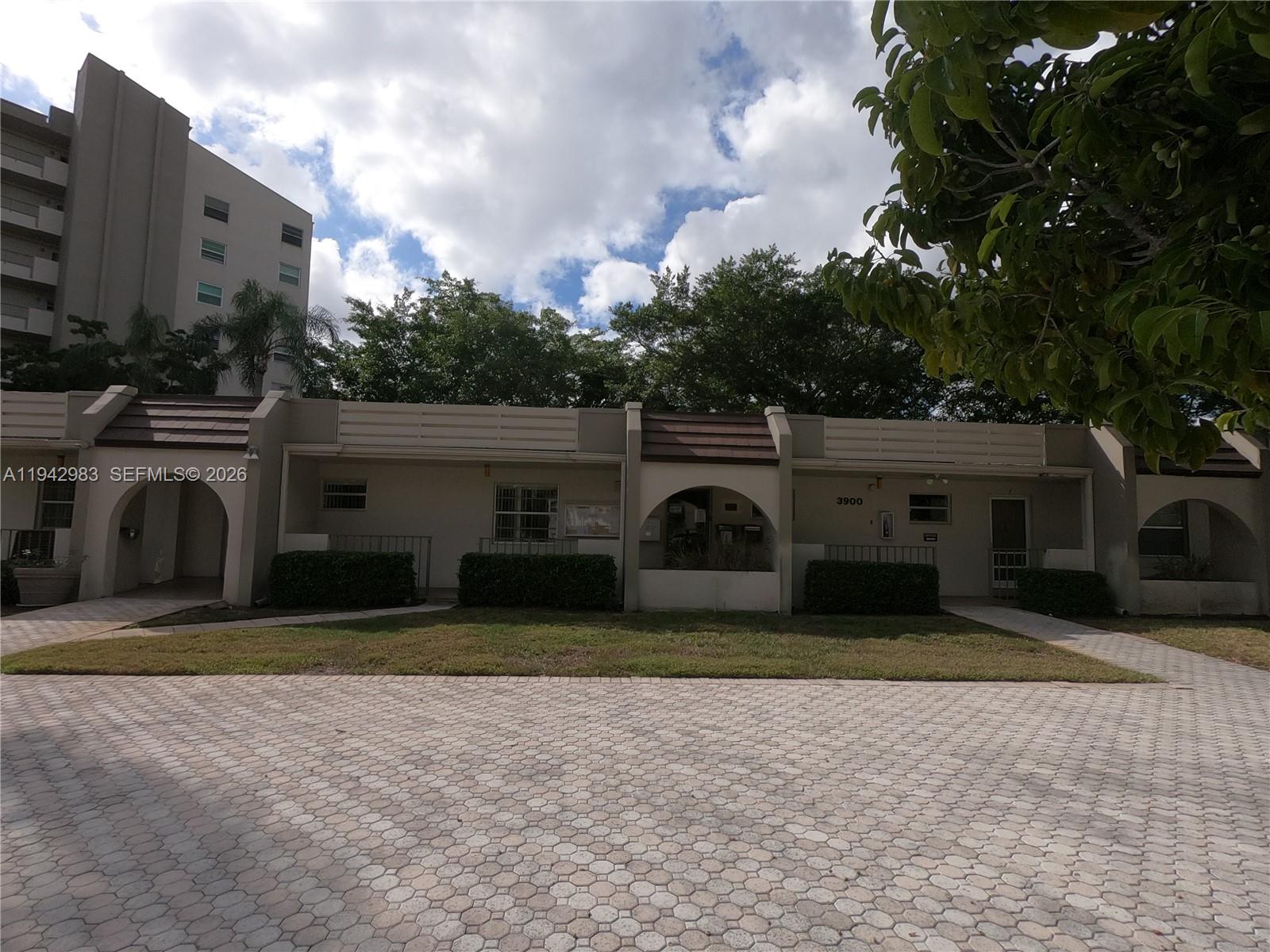 3930 Inverrary Boulevard, Unit 604D Lauderhill, FL 33319 - Photo 30 of 36