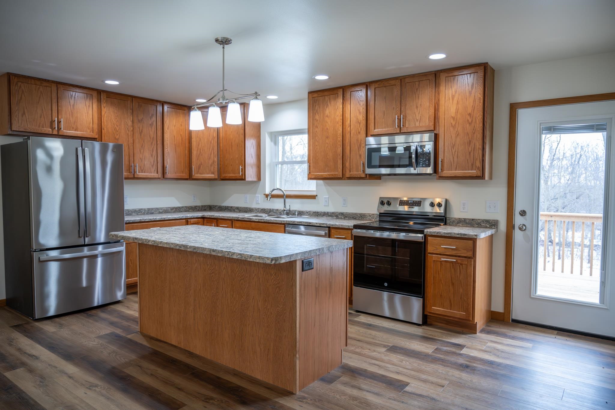 513 Oak Grove Necedah, WI 54646 - Photo 7 of 41