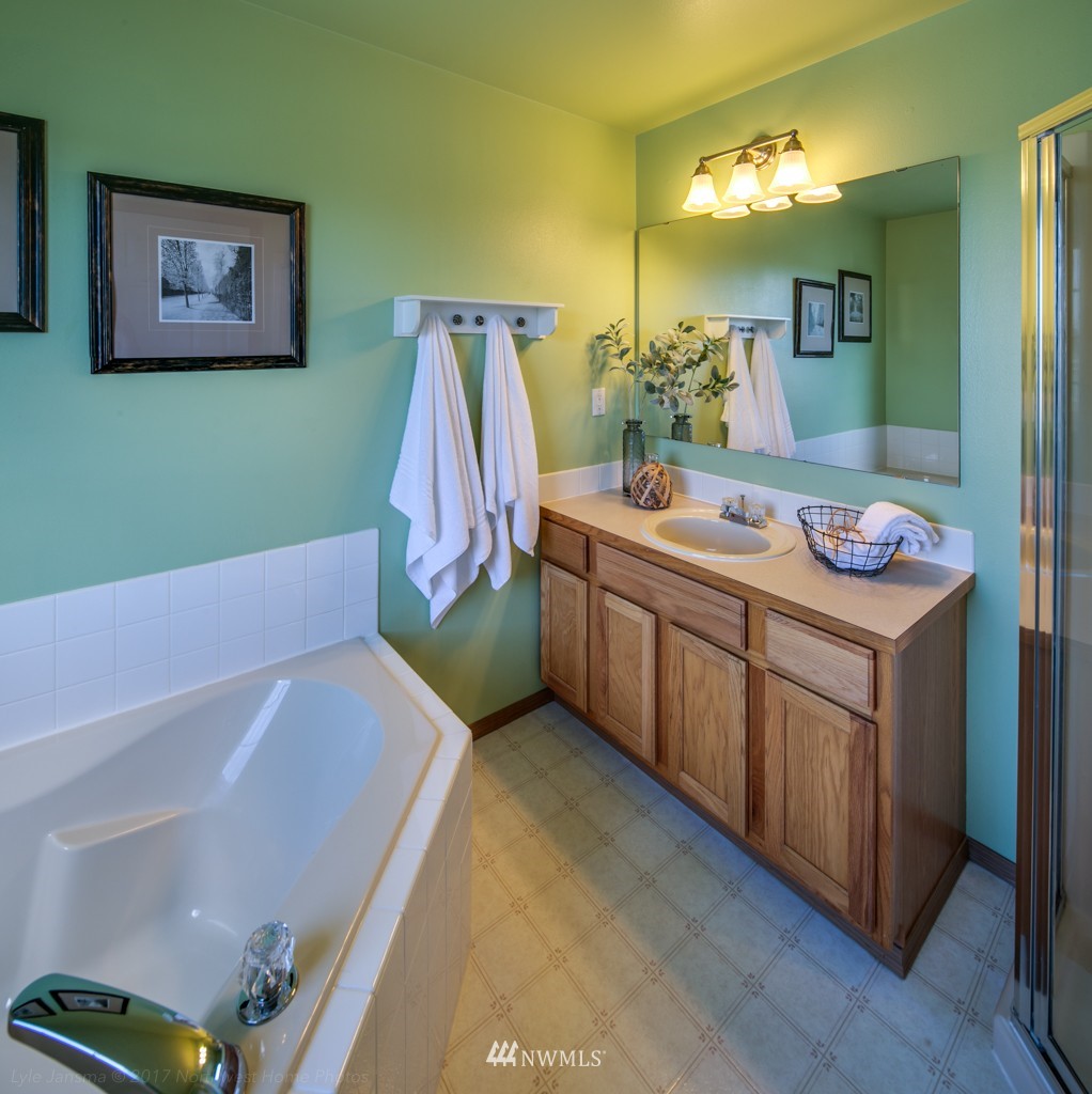 1315 37th Street Anacortes, WA 98221 - Photo 12 of 24