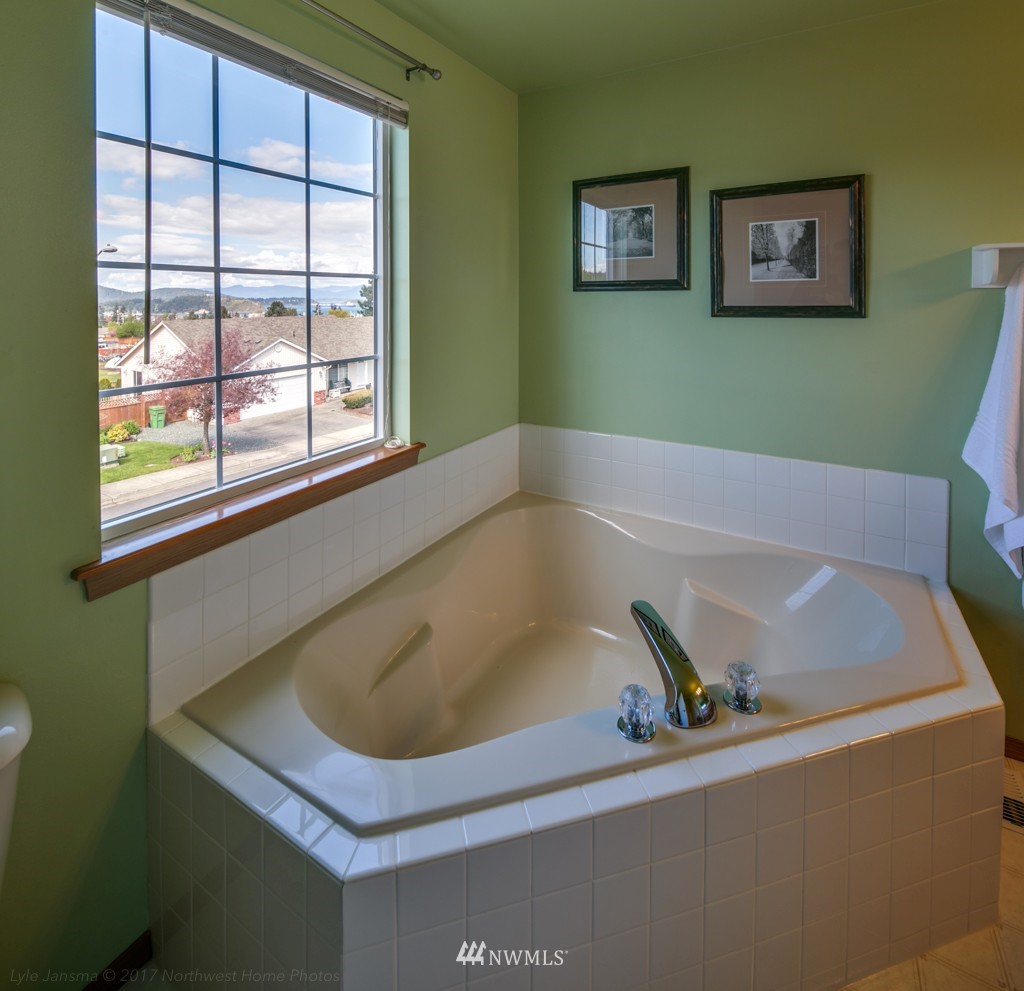 1315 37th Street Anacortes, WA 98221 - Photo 13 of 24
