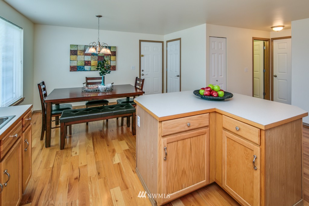 1315 37th Street Anacortes, WA 98221 - Photo 6 of 24