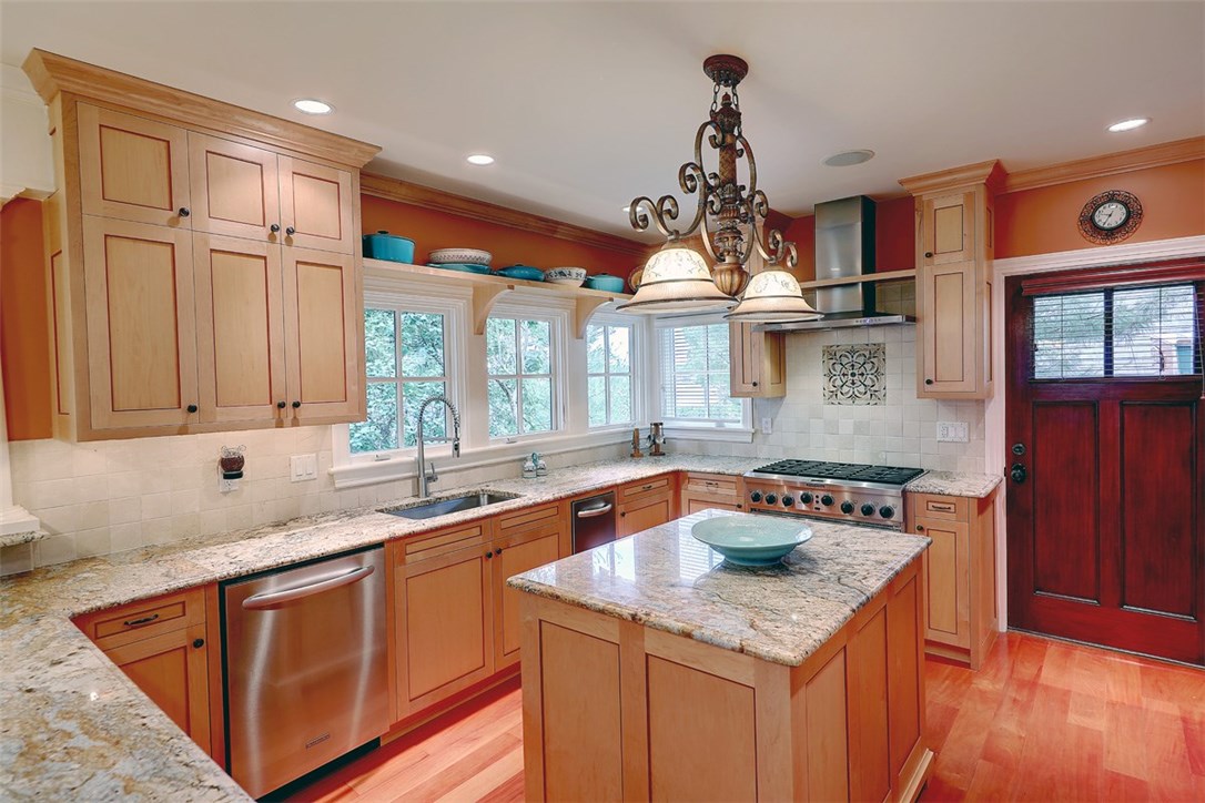 60 Riverside Drive East Providence, RI 02915 - Photo 14 of 35 Gallery Image 14