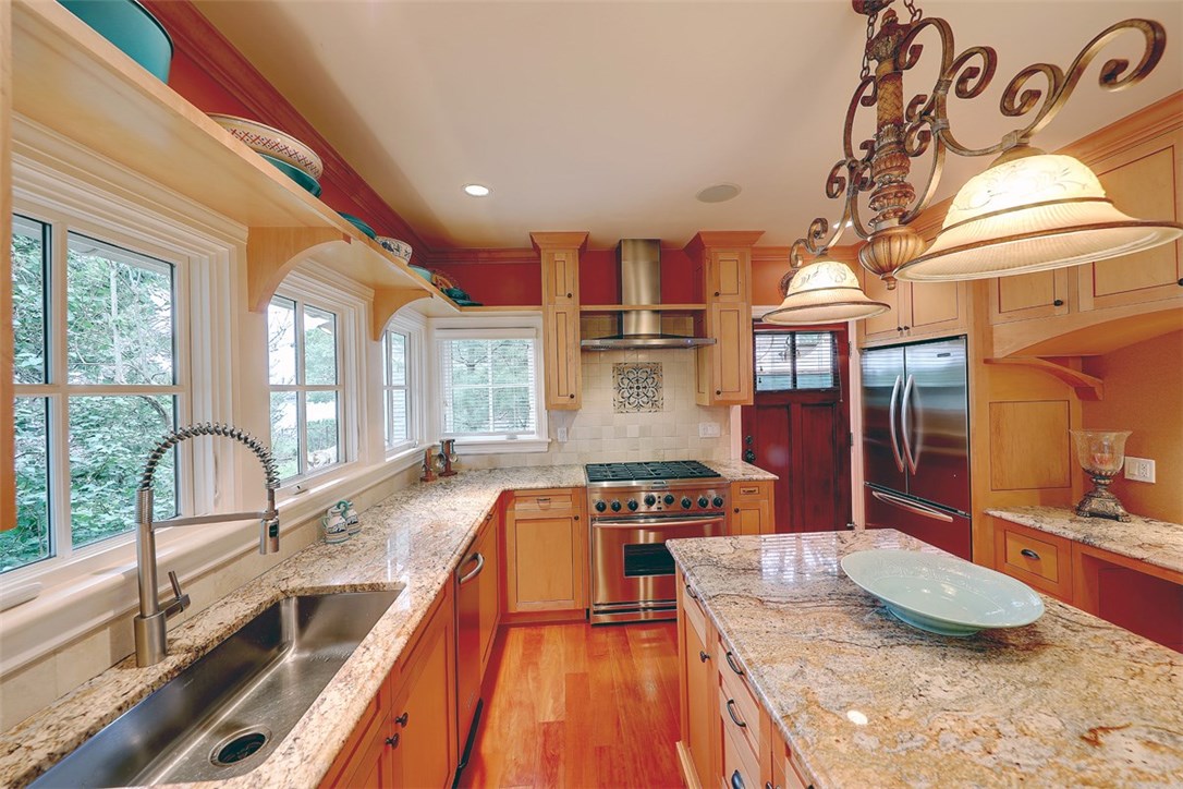 60 Riverside Drive East Providence, RI 02915 - Photo 17 of 35 Gallery Image 17