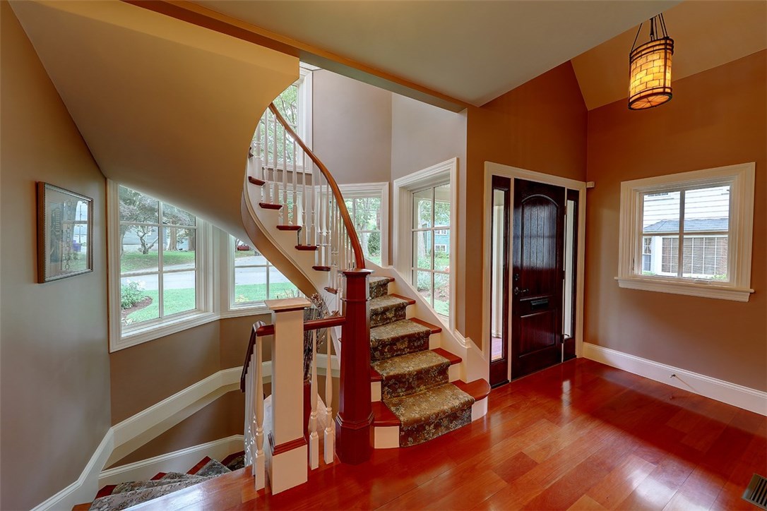 60 Riverside Drive East Providence, RI 02915 - Photo 2 of 35 Gallery Image 2
