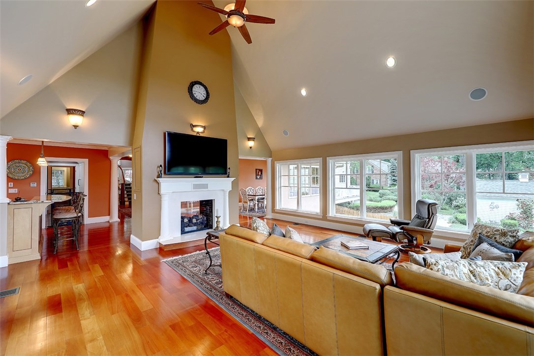 60 Riverside Drive East Providence, RI 02915 - Photo 8 of 35 Gallery Image 8
