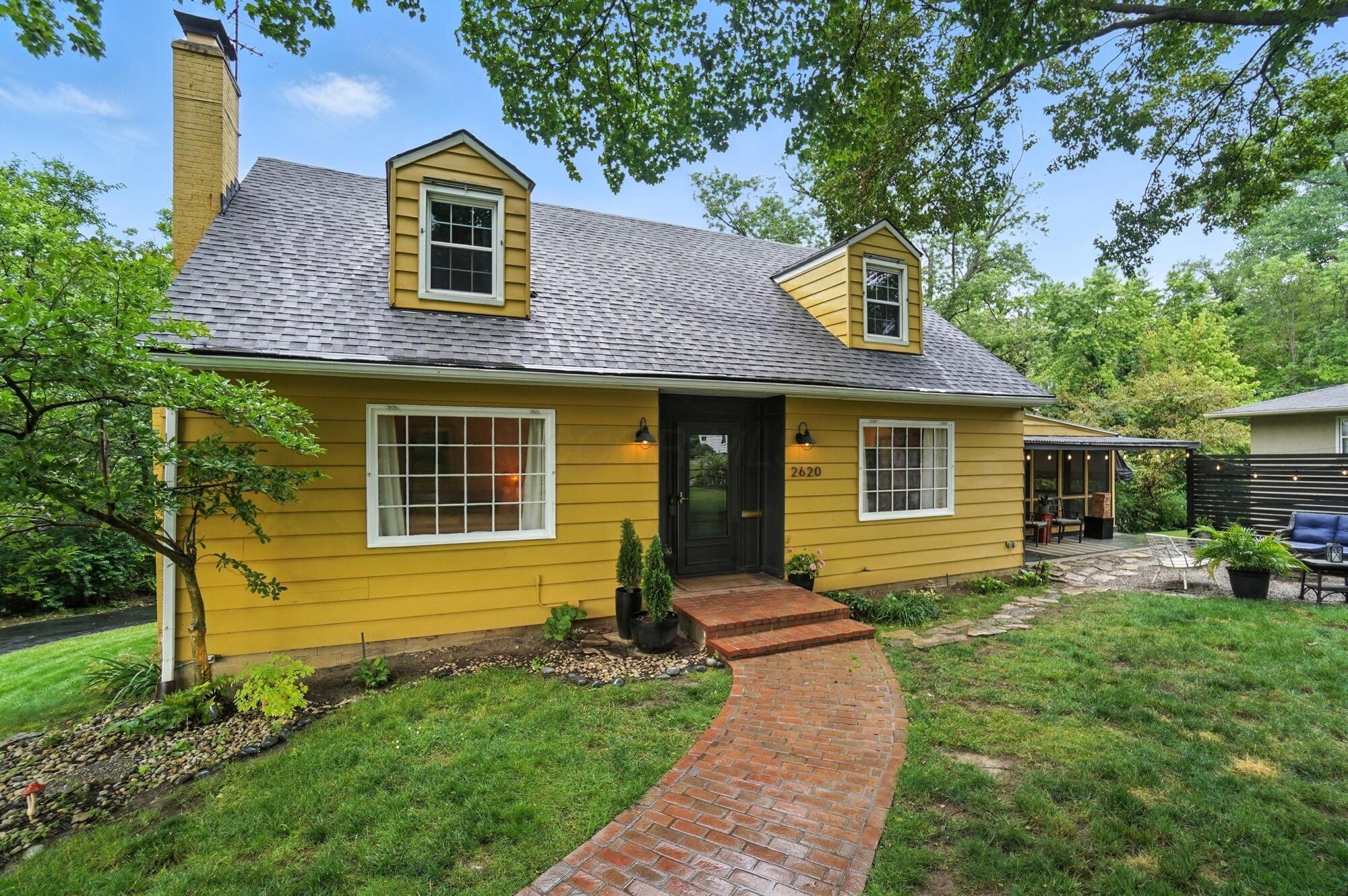 2620 Edgevale Road Columbus, OH 43221 - Photo 2 of 50 002