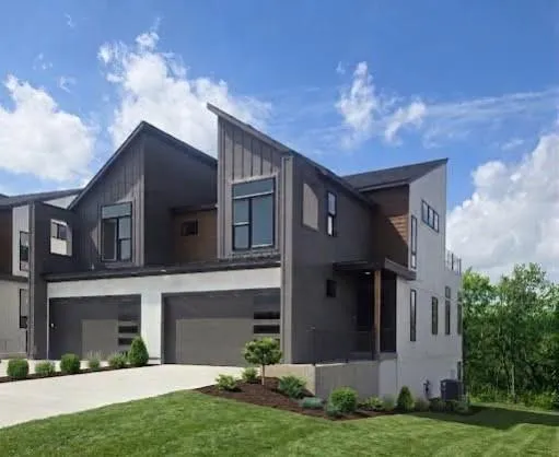 $639,000 | 9309 Aminda Street, Lenexa, KS 66227