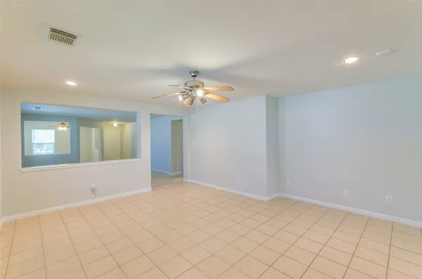 $1,975 | 3302 Legends Landing Drive, Spring, TX 77386