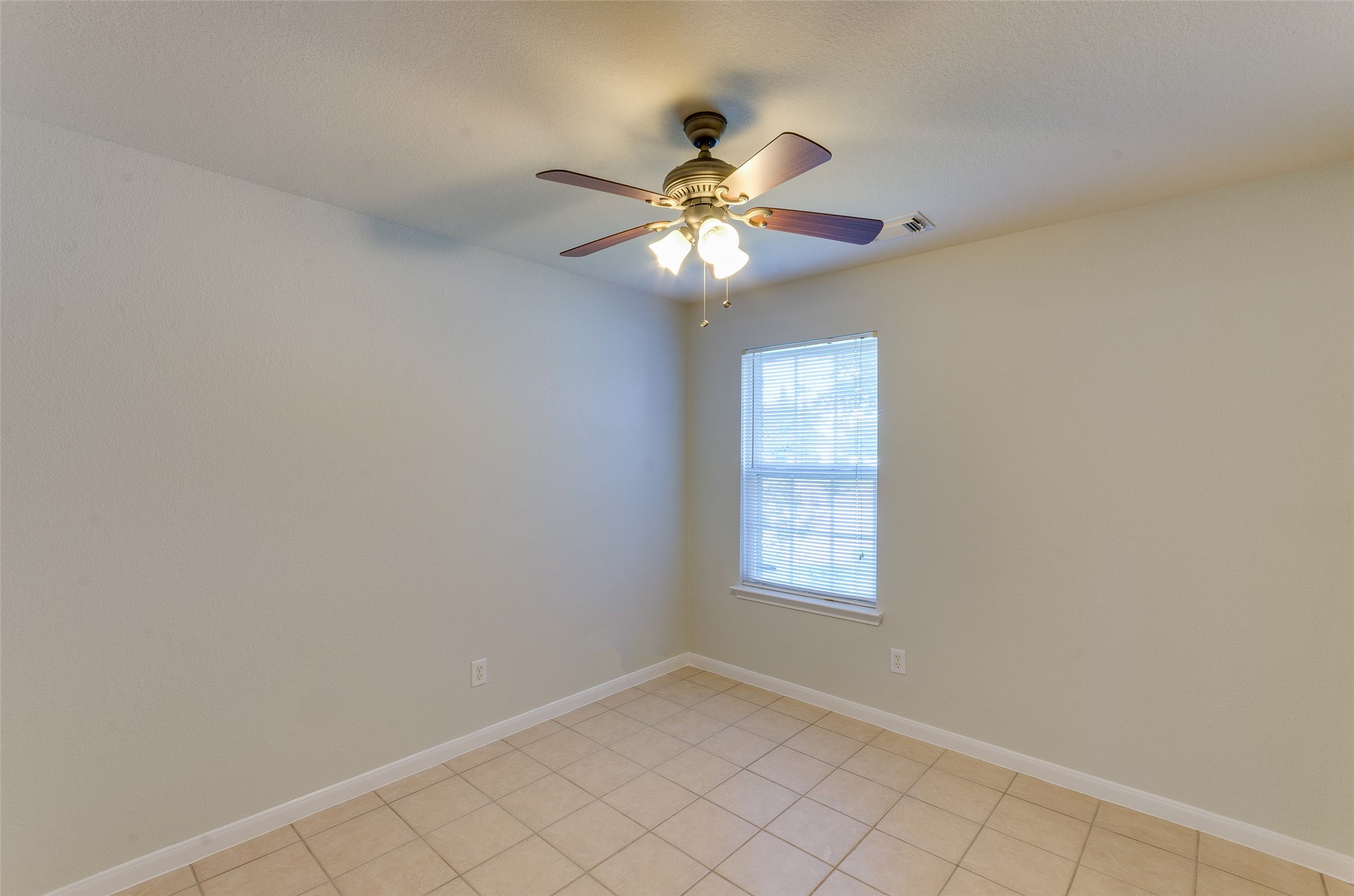 3302 Legends Landing Drive Spring, TX 77386 - Photo 10 of 48