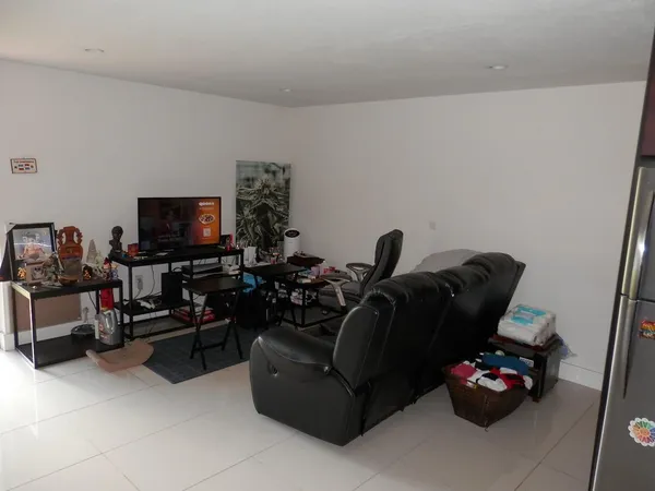 $1,800 | 9459 Southwest 76th Street, Unit R1, Miami, FL 33173