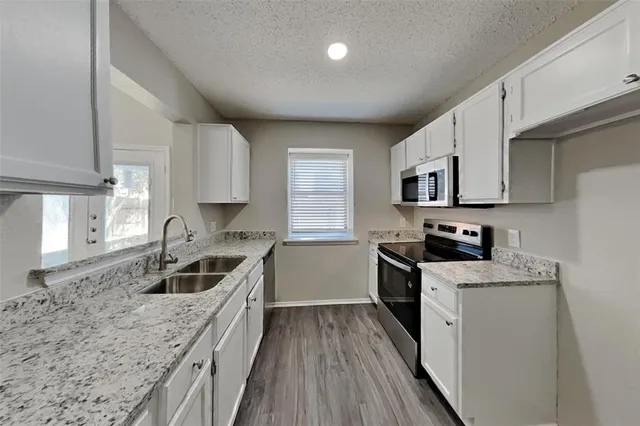 $1,965 | 5709 Congressional Drive, Arlington, TX 76018