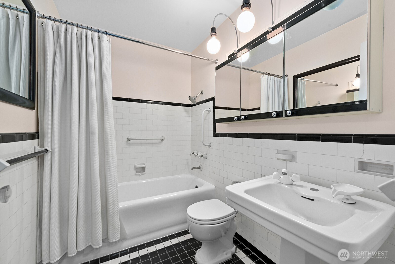 1017 Minor Avenue, Unit 901 Seattle, WA 98104 - Photo 20 of 29