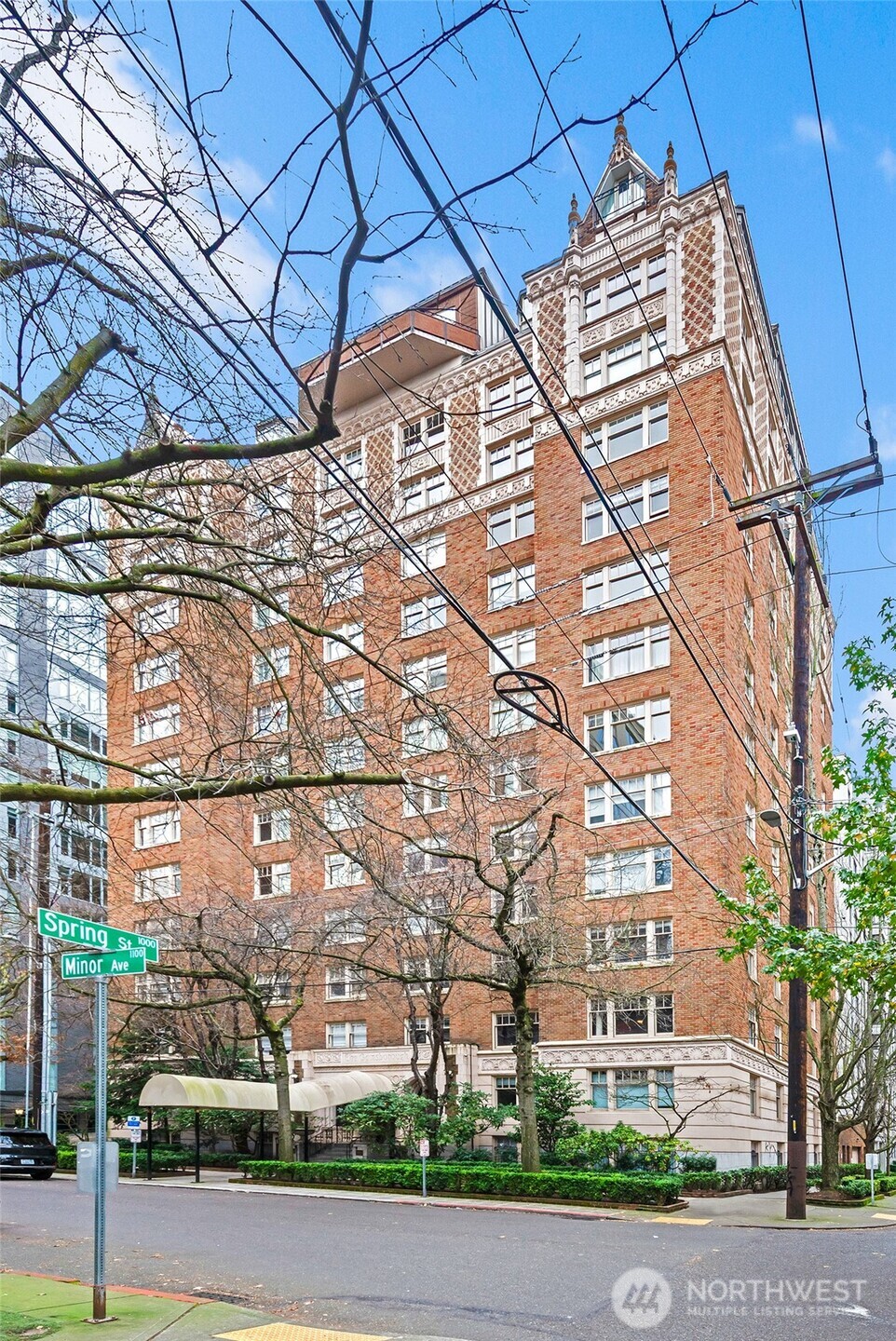 1017 Minor Avenue, Unit 901 Seattle, WA 98104 - Photo 2 of 17