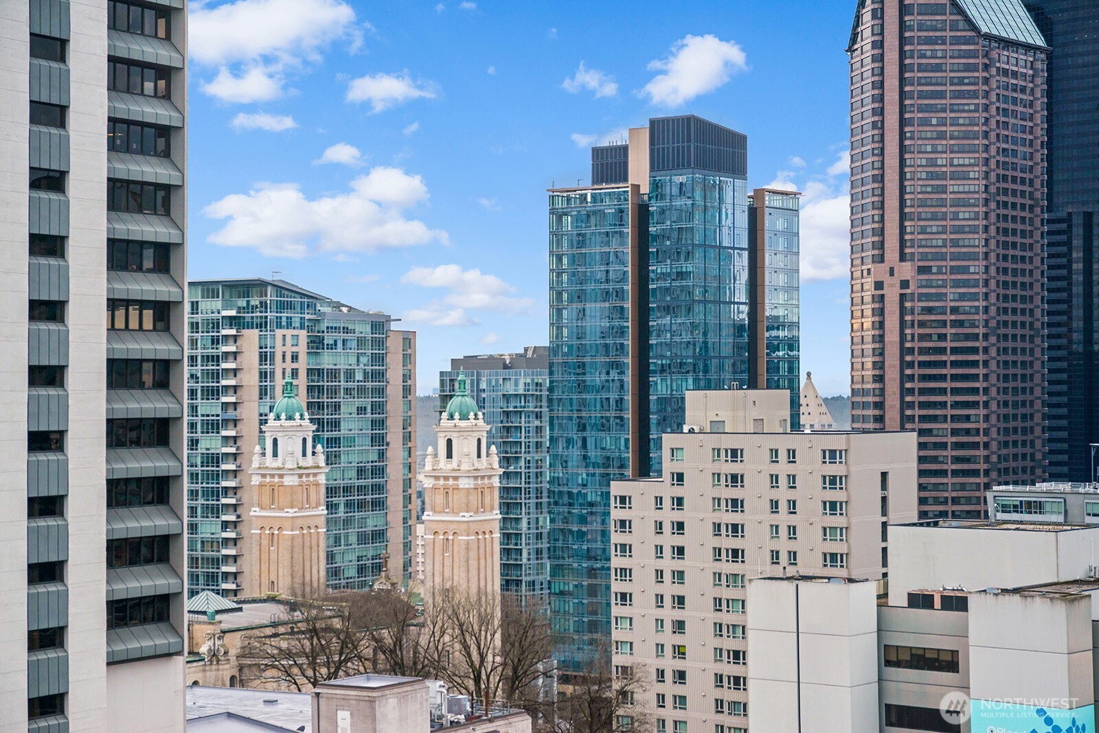 1017 Minor Avenue, Unit 901 Seattle, WA 98104 - Photo 2 of 29