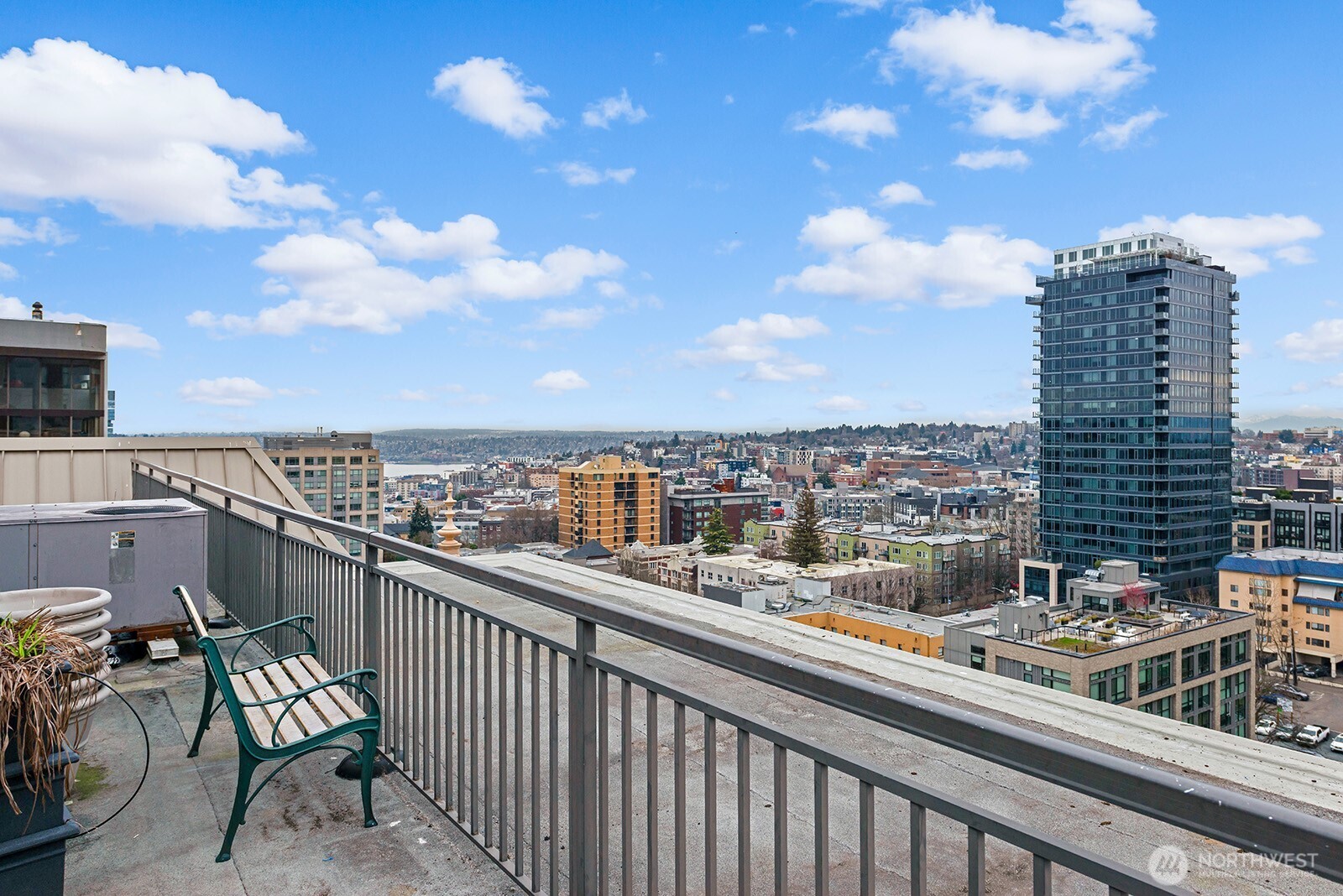 1017 Minor Avenue, Unit 901 Seattle, WA 98104 - Photo 23 of 29