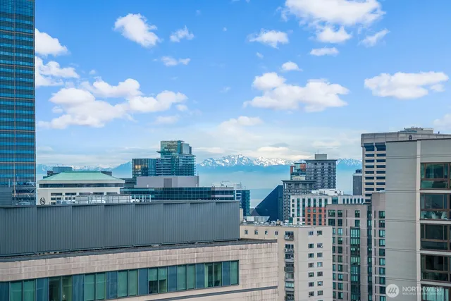 $415,000 | 1017 Minor Avenue, Unit 901, Seattle, WA 98104