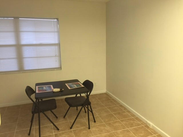 1026 Ainslie Drive Boca Raton, FL 33434 - Photo 5 of 12 Dining