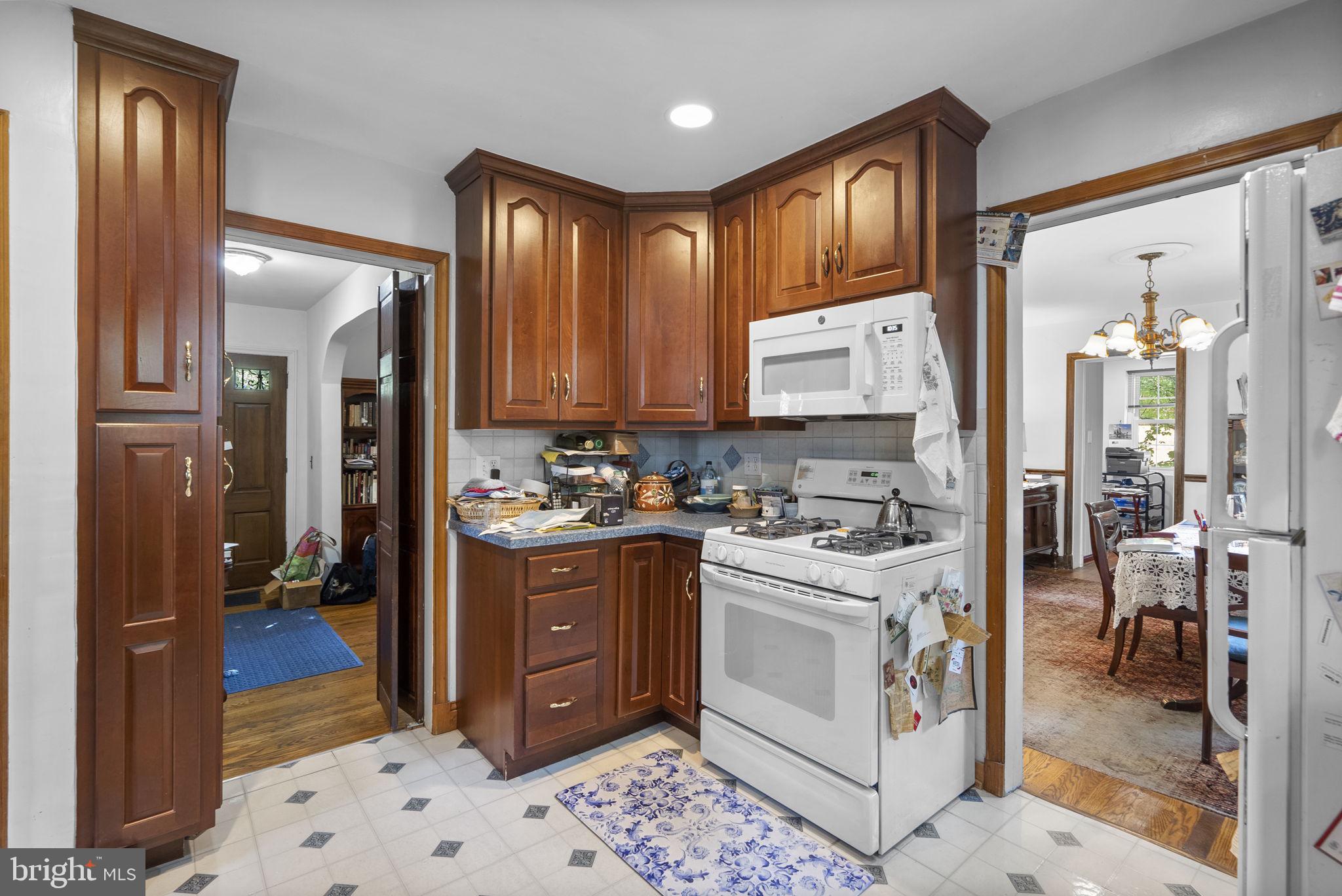 8911 Bradford Road Silver Spring, MD 20901 - Photo 17 of 55 Kitchen
