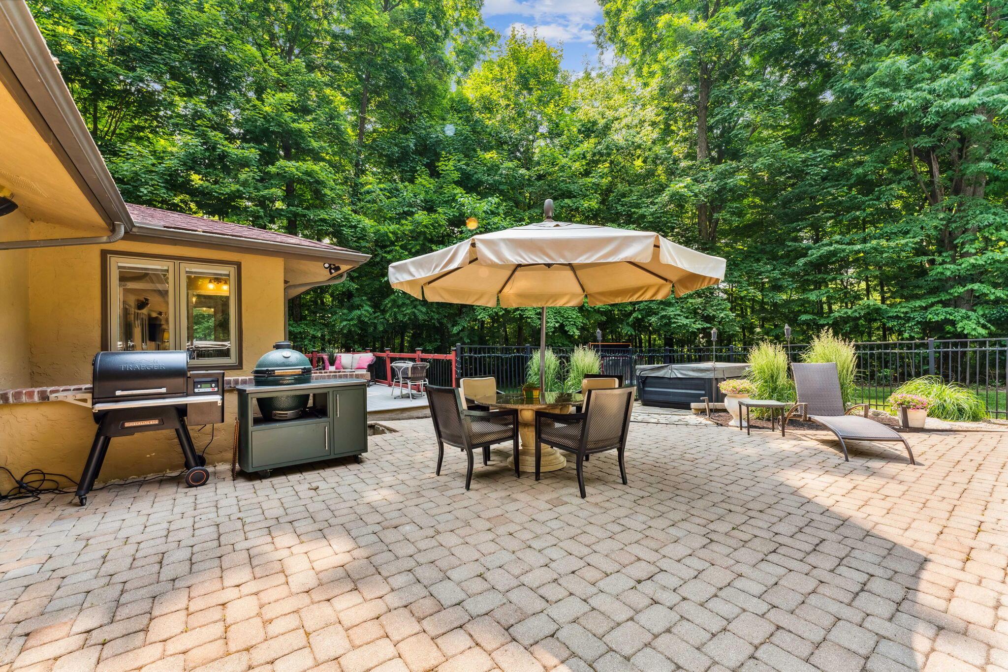 2423 Carriage Road Powell, OH 43065 - Photo 72 of 100 Paver Patio