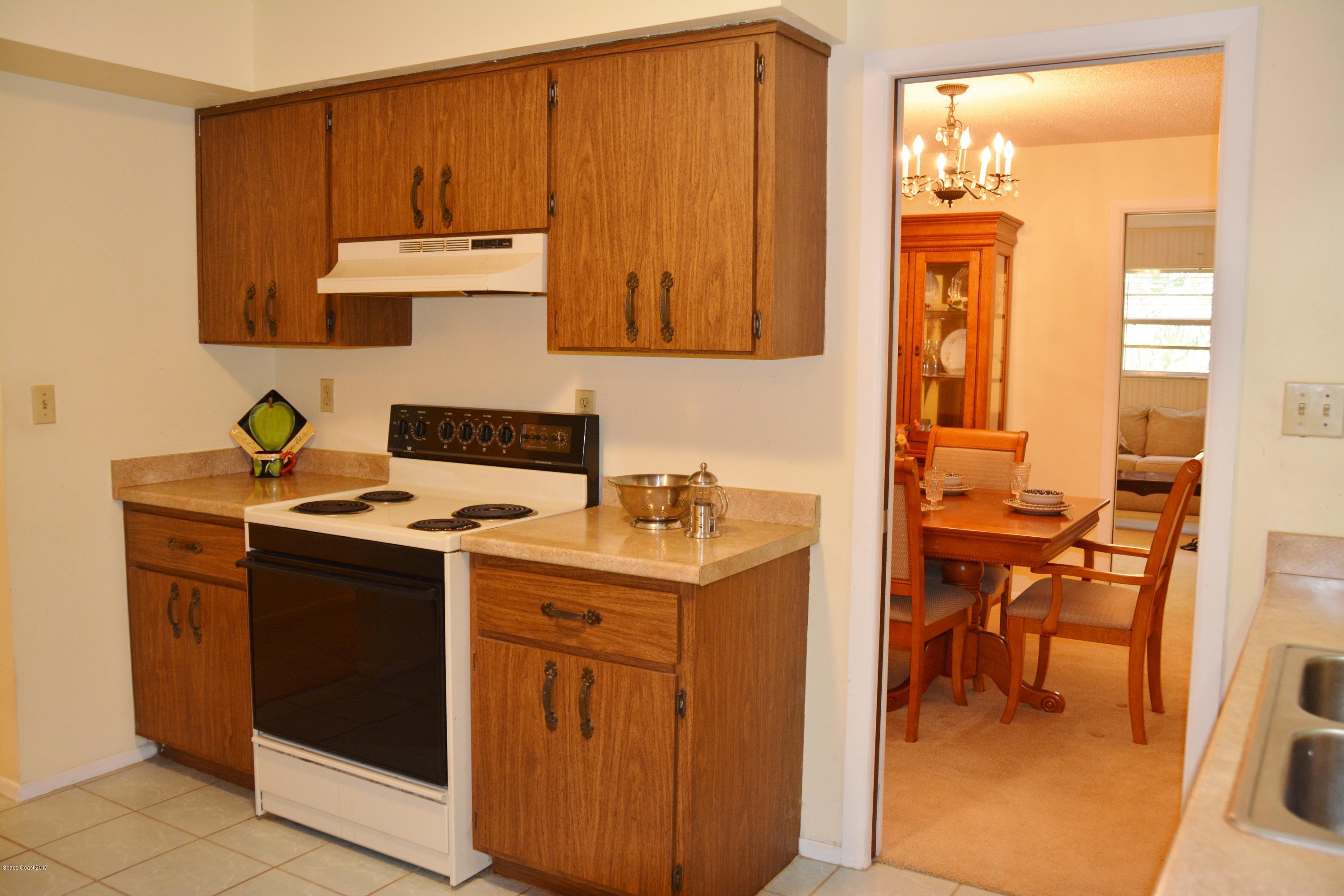 1615 Harlock Road Melbourne, FL 32934 - Photo 18 of 50 Kitchen 7