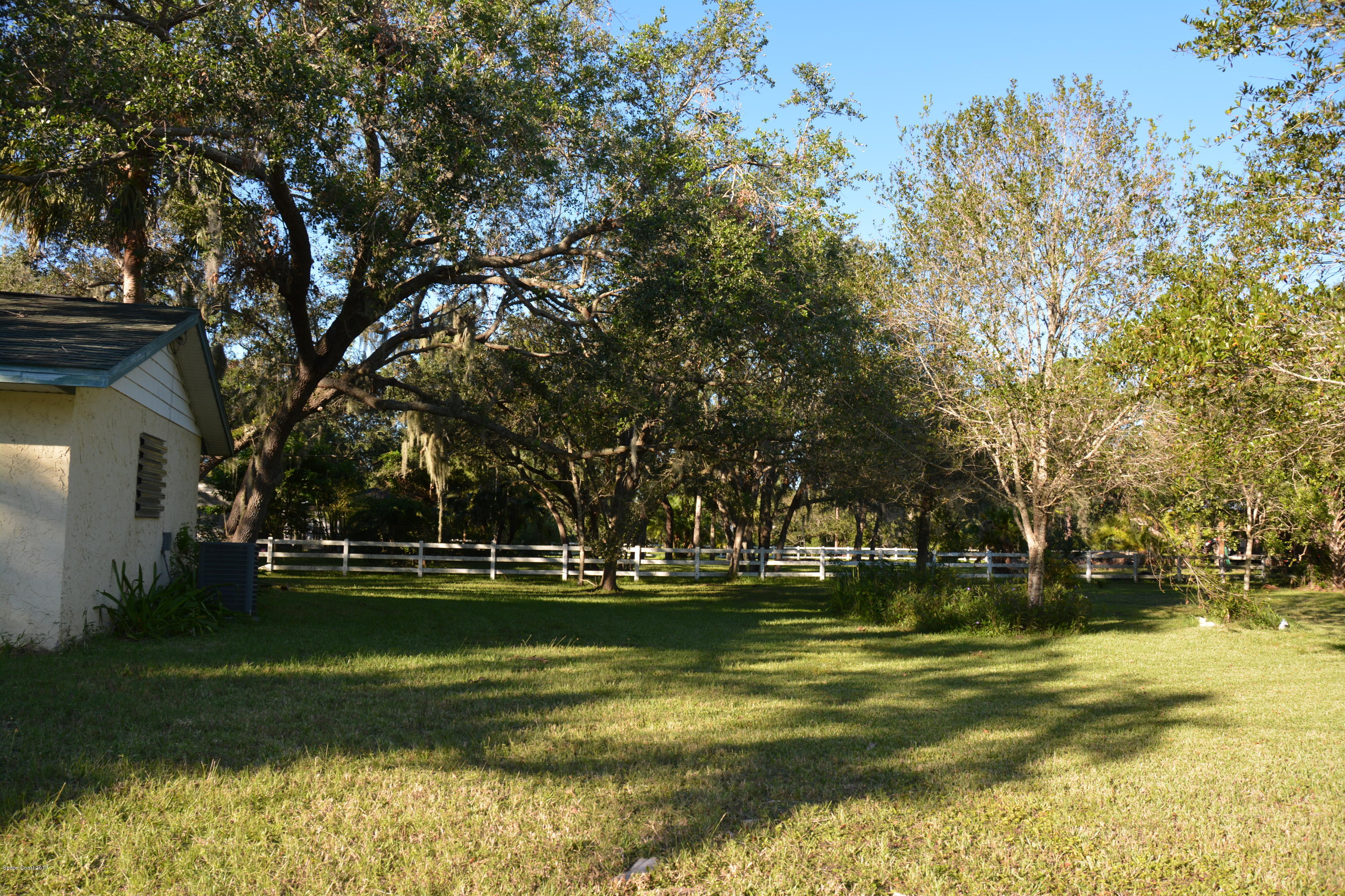 1615 Harlock Road Melbourne, FL 32934 - Photo 35 of 50 Yard - Back yard looking north