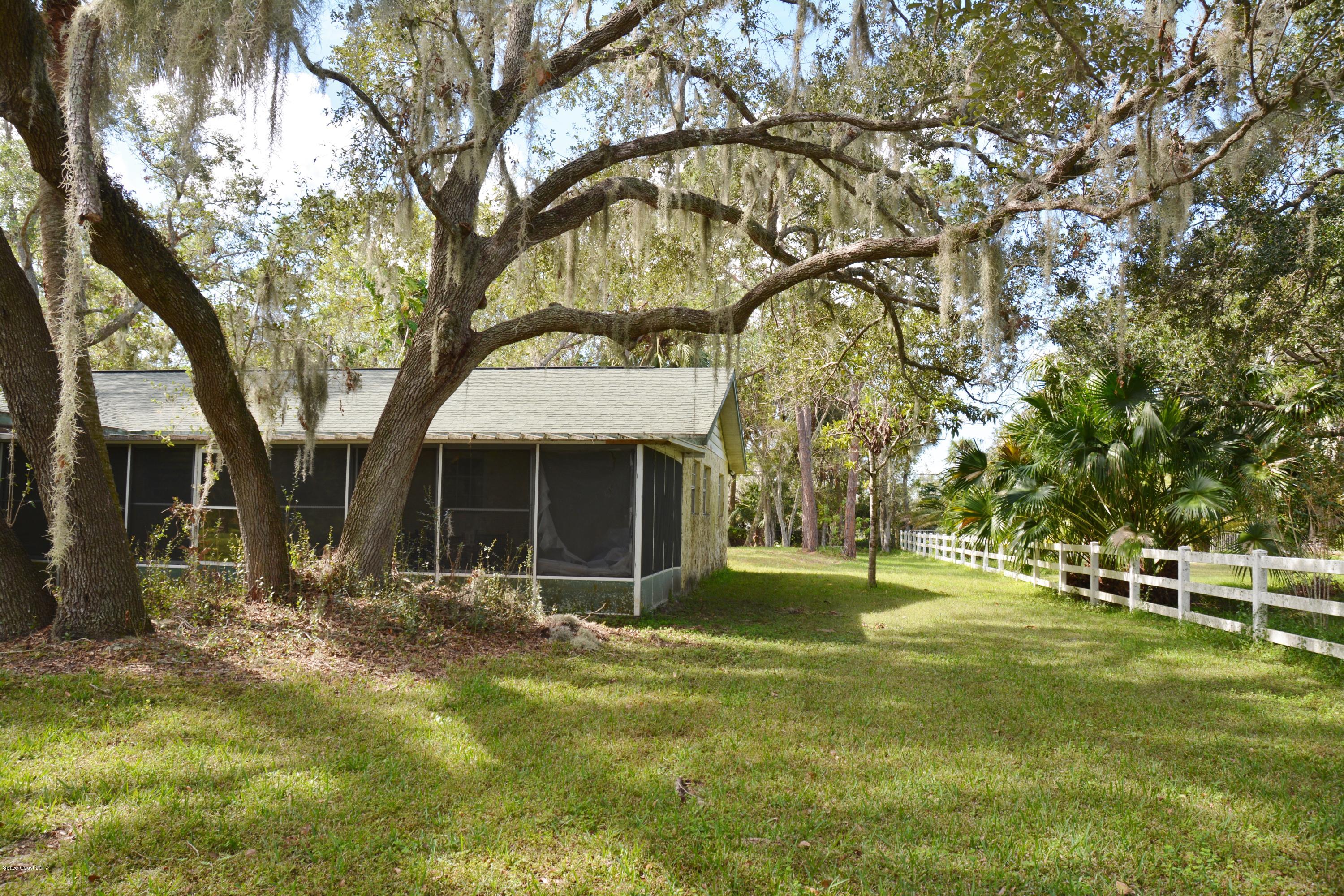 1615 Harlock Road Melbourne, FL 32934 - Photo 38 of 50 Yard - looking west