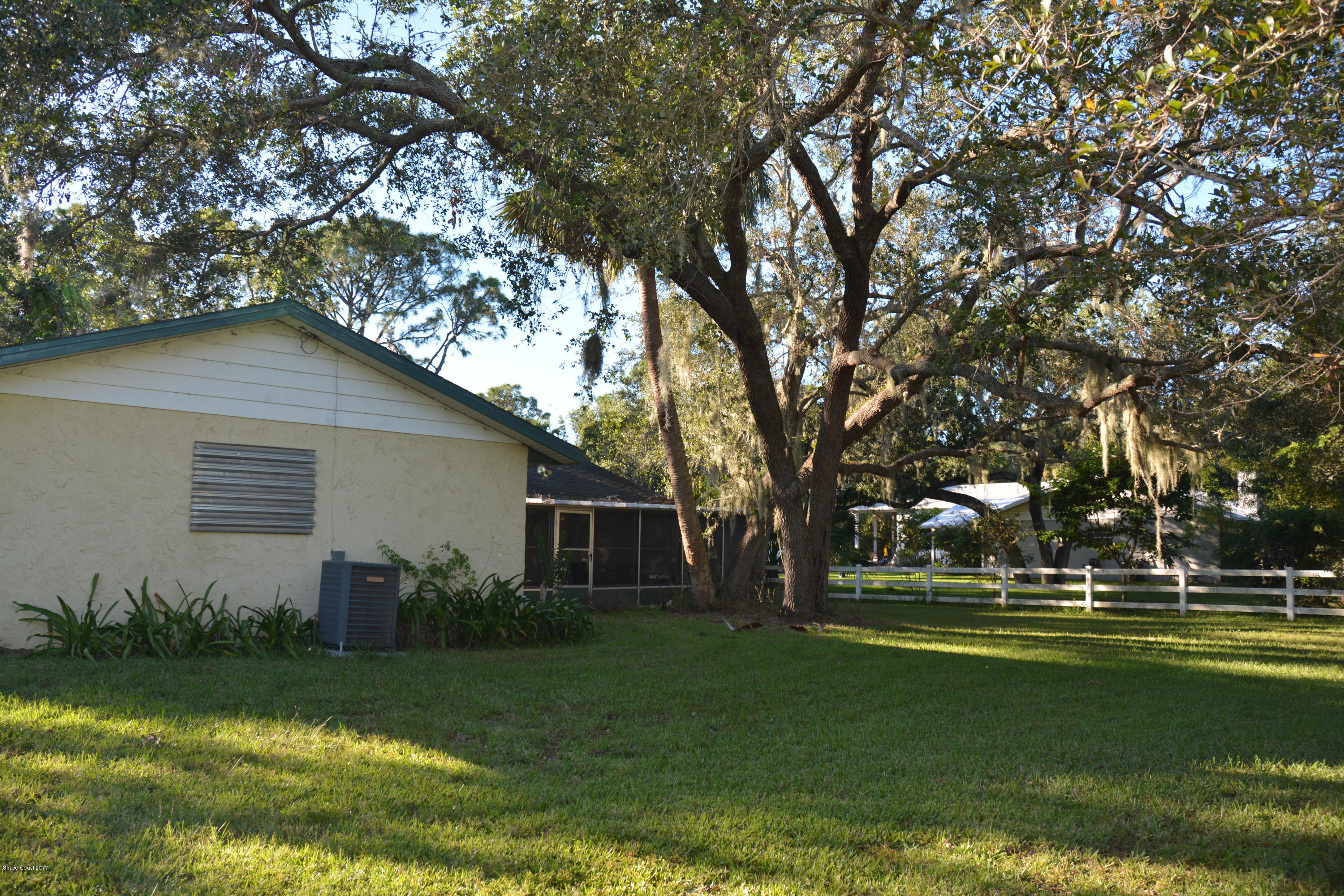 1615 Harlock Road Melbourne, FL 32934 - Photo 40 of 50 Yard - rear view 1