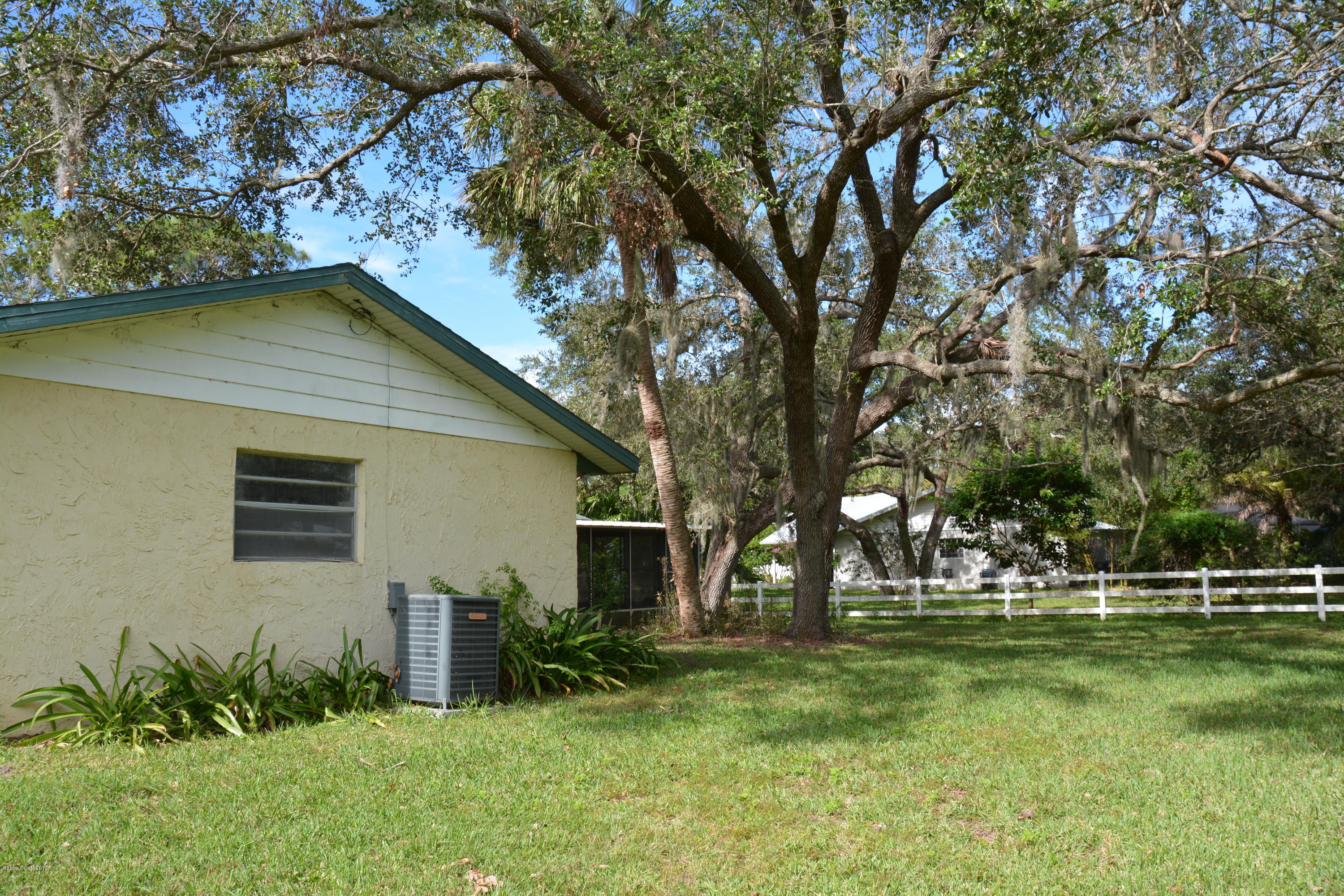 1615 Harlock Road Melbourne, FL 32934 - Photo 44 of 50 Exterior - rear ac