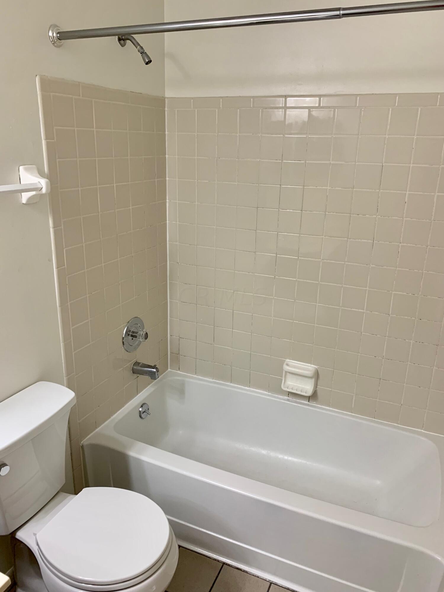 2295 Hedgerow Road, Unit 2295B Columbus, OH 43220 - Photo 20 of 23 IMG_1790