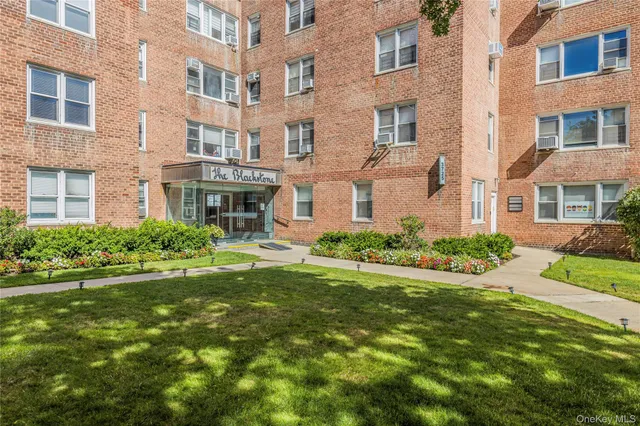 $399,900 | 3725 Henry Hudson Parkway West, Unit 6D | Riverdale