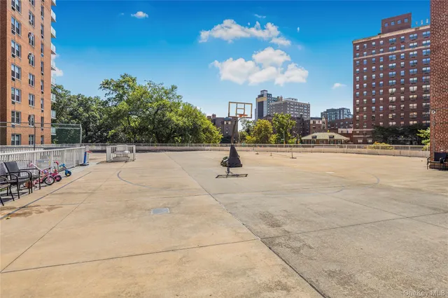 $399,900 | 3725 Henry Hudson Parkway West, Unit 6D | Riverdale