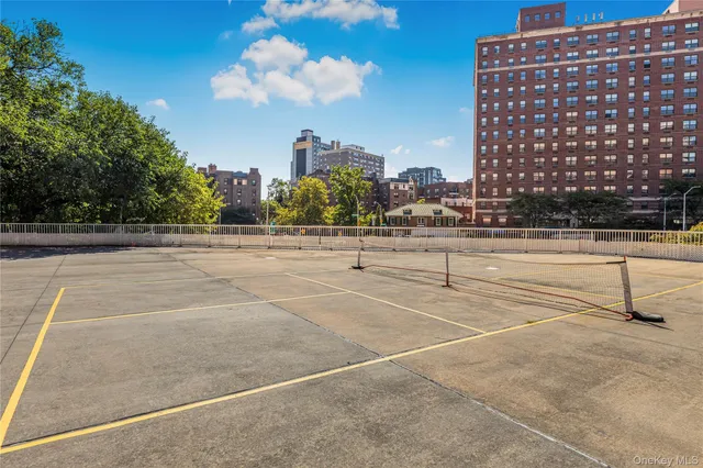 $399,900 | 3725 Henry Hudson Parkway West, Unit 6D | Riverdale