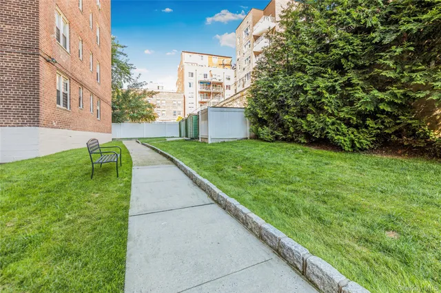 $399,900 | 3725 Henry Hudson Parkway West, Unit 6D | Riverdale