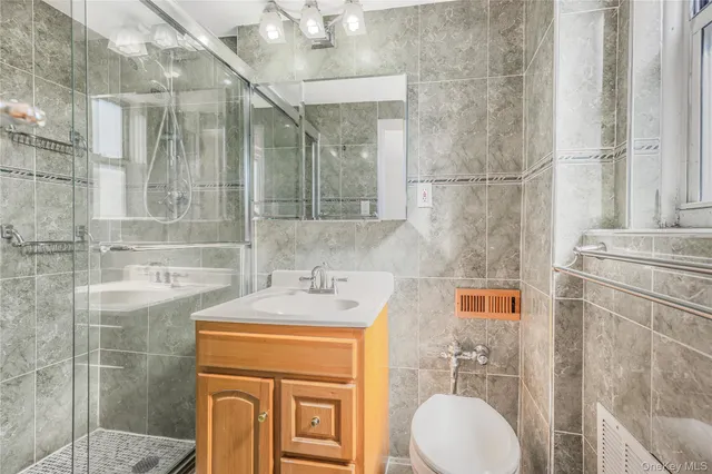 $399,900 | 3725 Henry Hudson Parkway West, Unit 6D | Riverdale