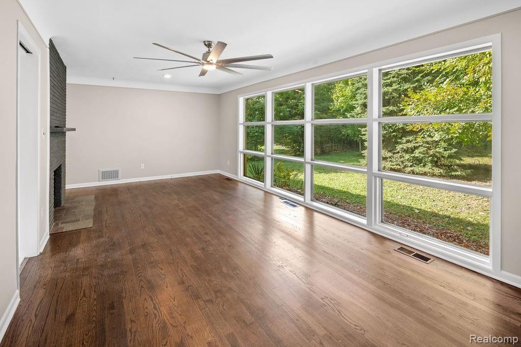 28403 Peppermill Road Farmington Hills, MI 48331 - Photo 8 of 26