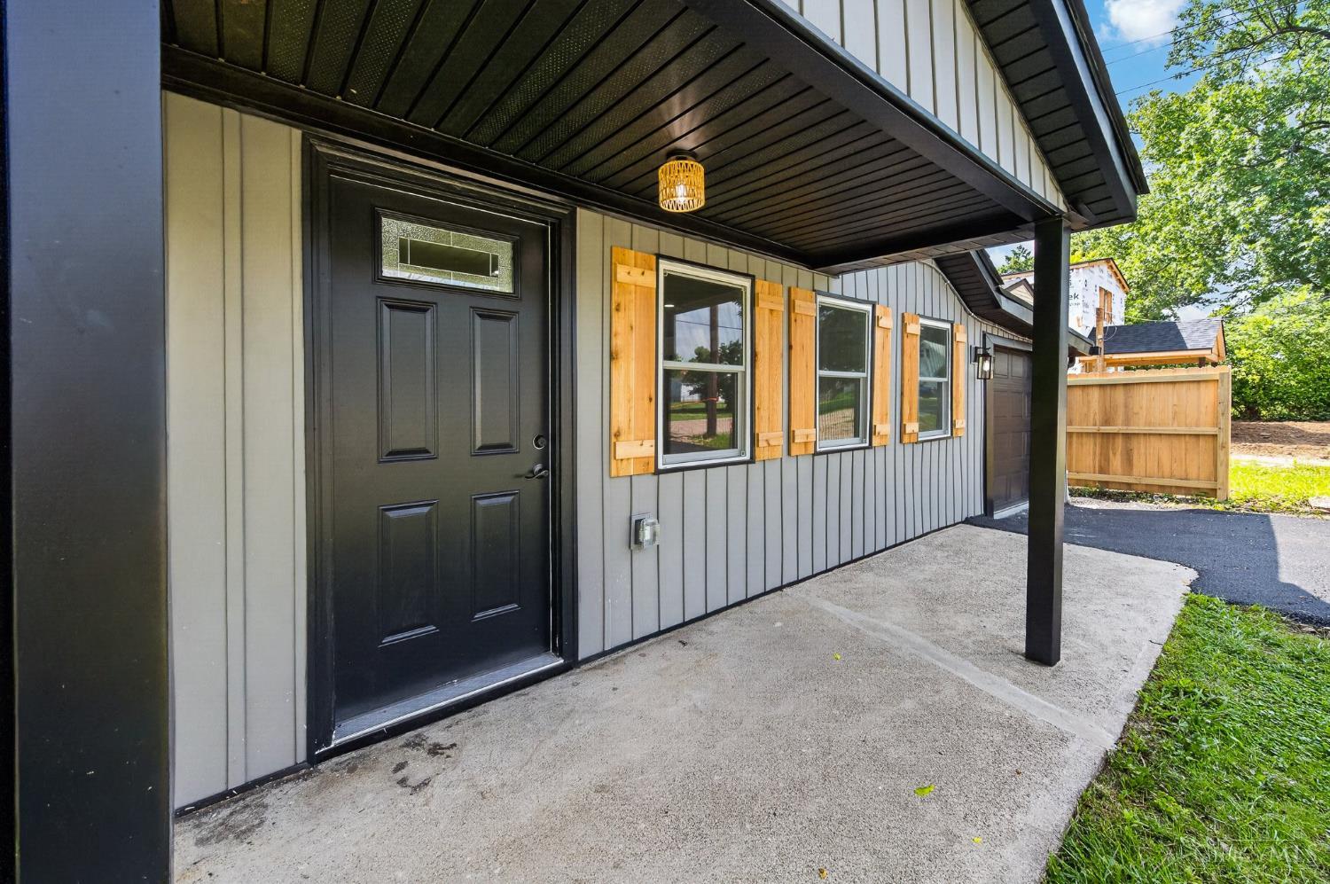 8812 Pine Road Cincinnati, OH 45242 - Photo 2 of 61
