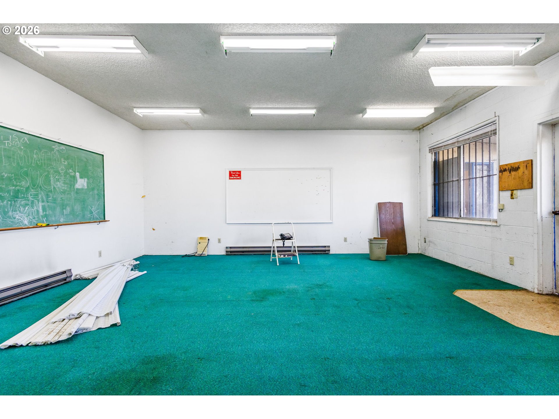 35113 Brewster Road Lebanon, OR 97355 - Photo 11 of 47