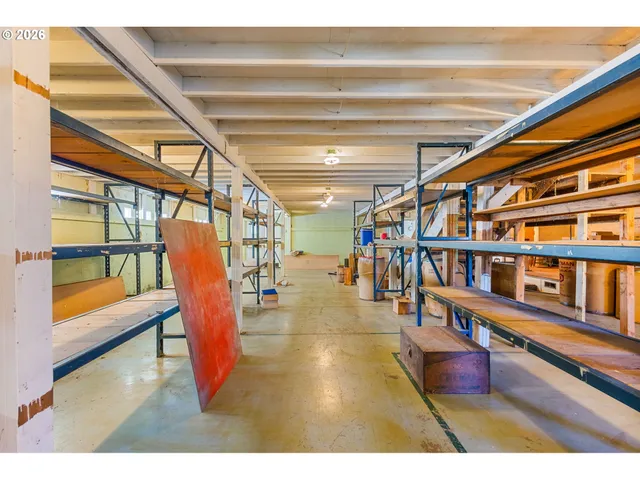 a bed room with a bed