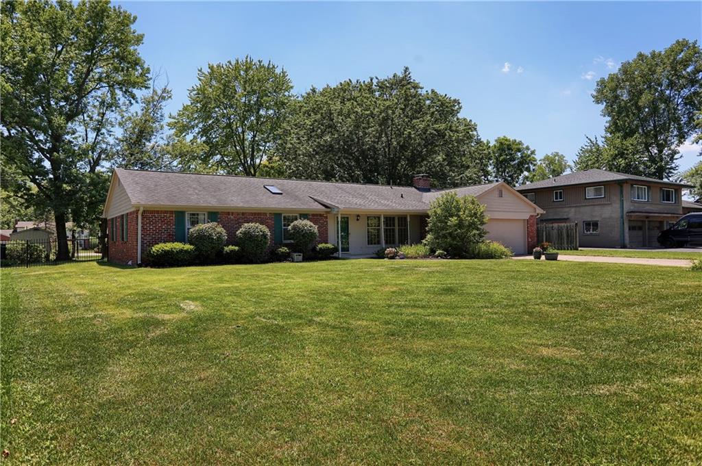 6421 Hythe Road Indianapolis, IN 46220 - Photo 2 of 36 Gallery Image 2