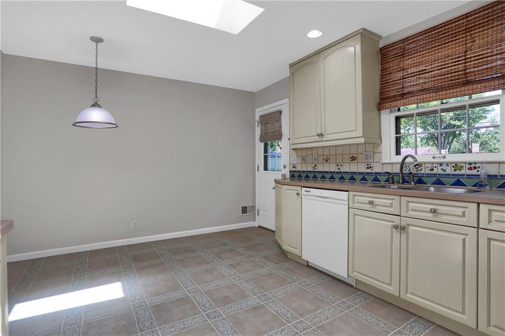 6421 Hythe Road Indianapolis, IN 46220 - Photo 11 of 36 Gallery Image 11