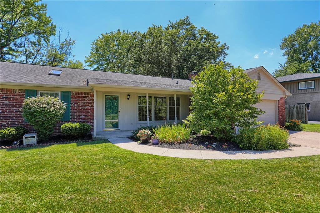 6421 Hythe Road Indianapolis, IN 46220 - Photo 3 of 36 Gallery Image 3