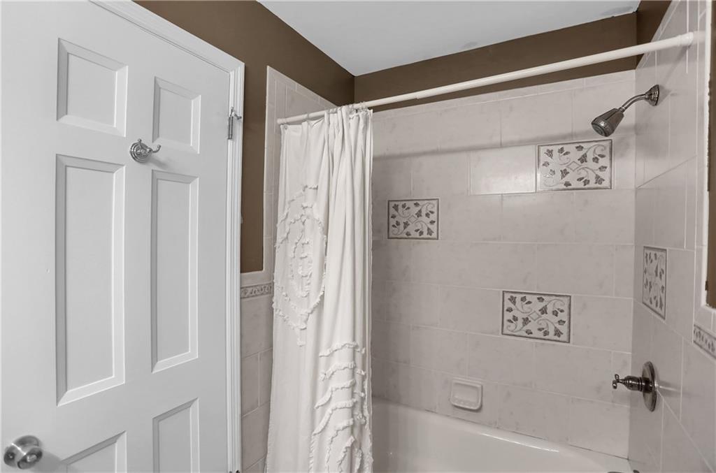 6421 Hythe Road Indianapolis, IN 46220 - Photo 22 of 36 Gallery Image 22