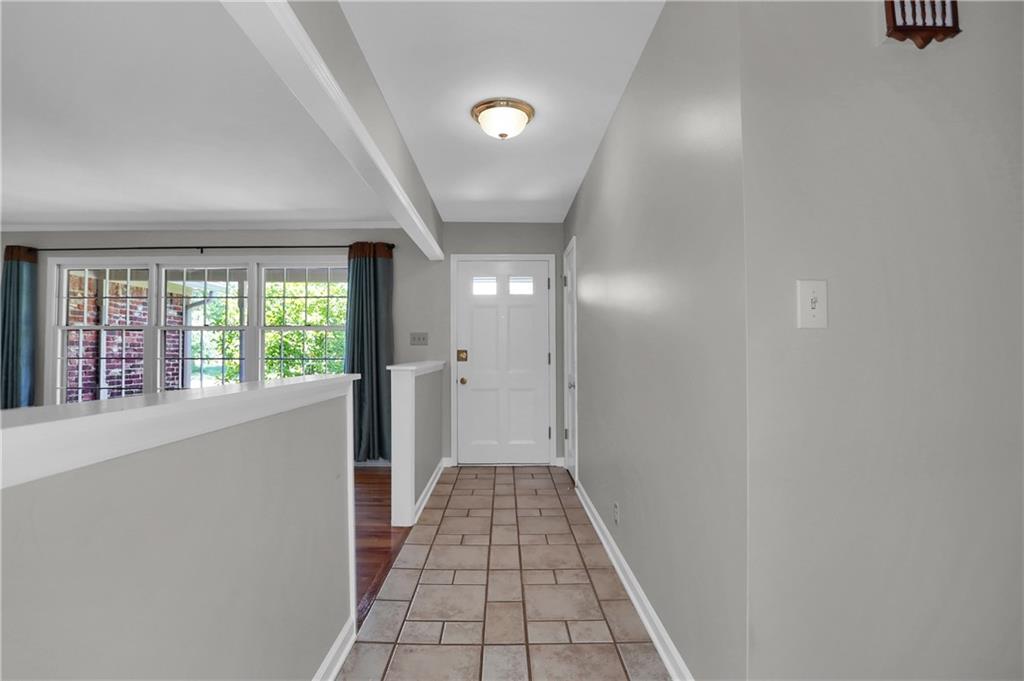 6421 Hythe Road Indianapolis, IN 46220 - Photo 4 of 36 Gallery Image 4