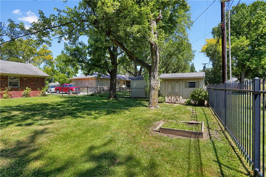 6421 Hythe Road Indianapolis, IN 46220 - Photo 33 of 36 Gallery Image 33
