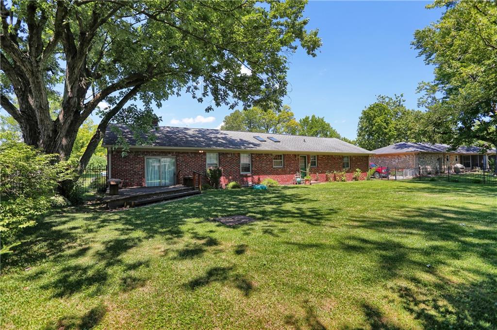 6421 Hythe Road Indianapolis, IN 46220 - Photo 35 of 36 Gallery Image 35