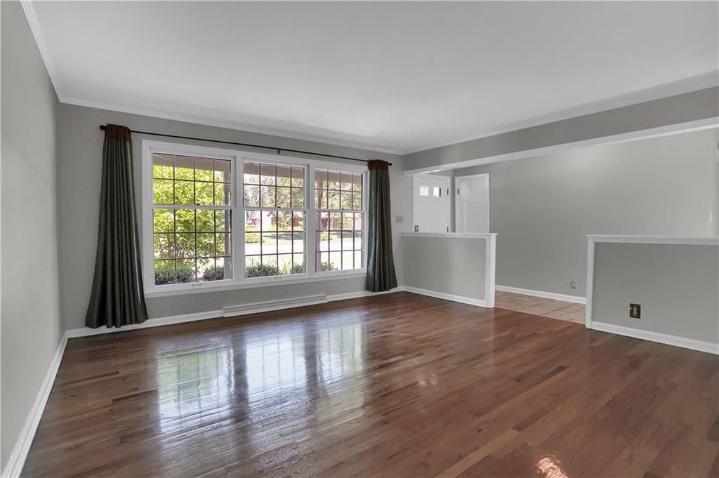 6421 Hythe Road Indianapolis, IN 46220 - Photo 5 of 36 Gallery Image 5