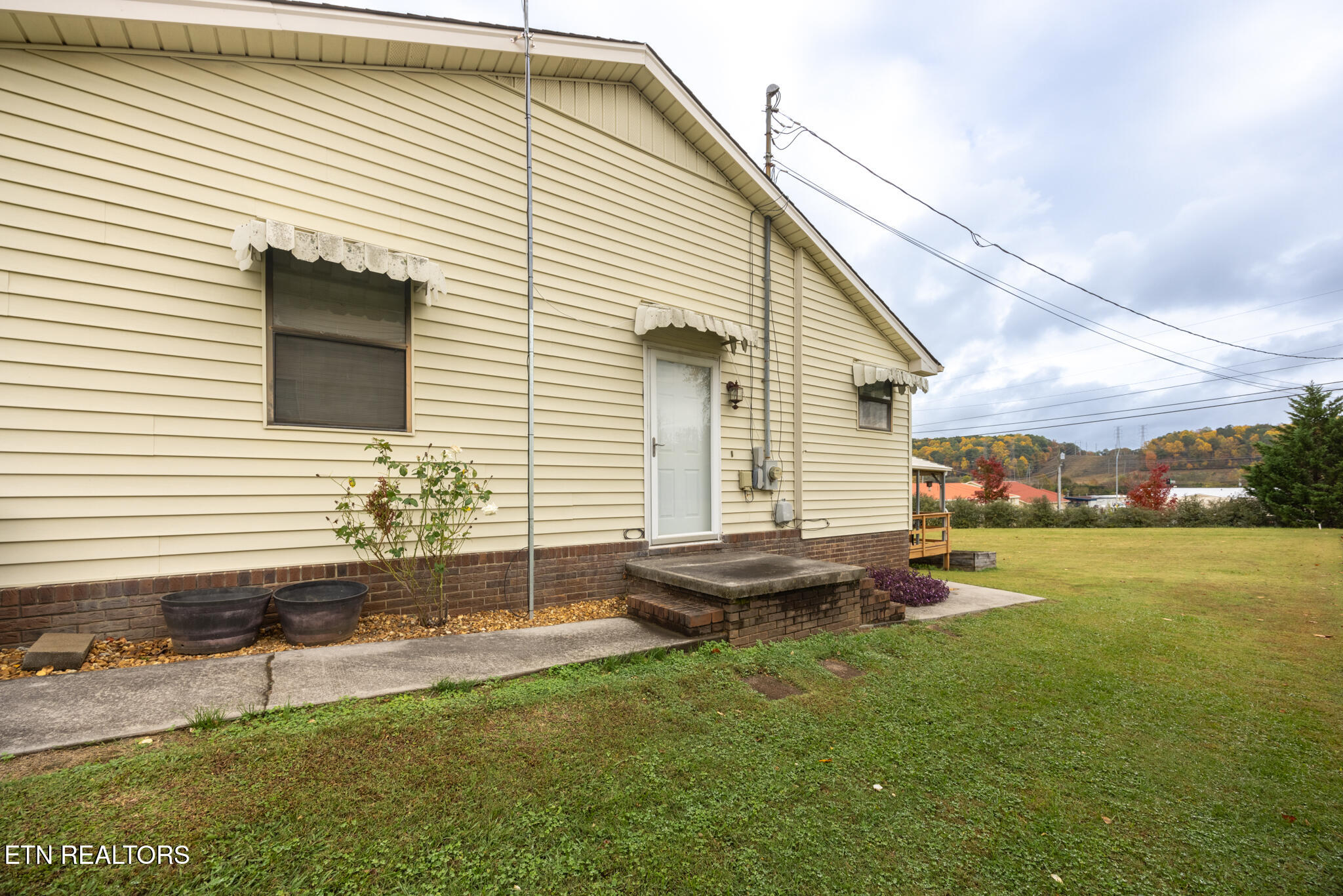 321 Guthrie Road Athens, TN 37303 - Photo 4 of 30 321 Guthrie Rd_030