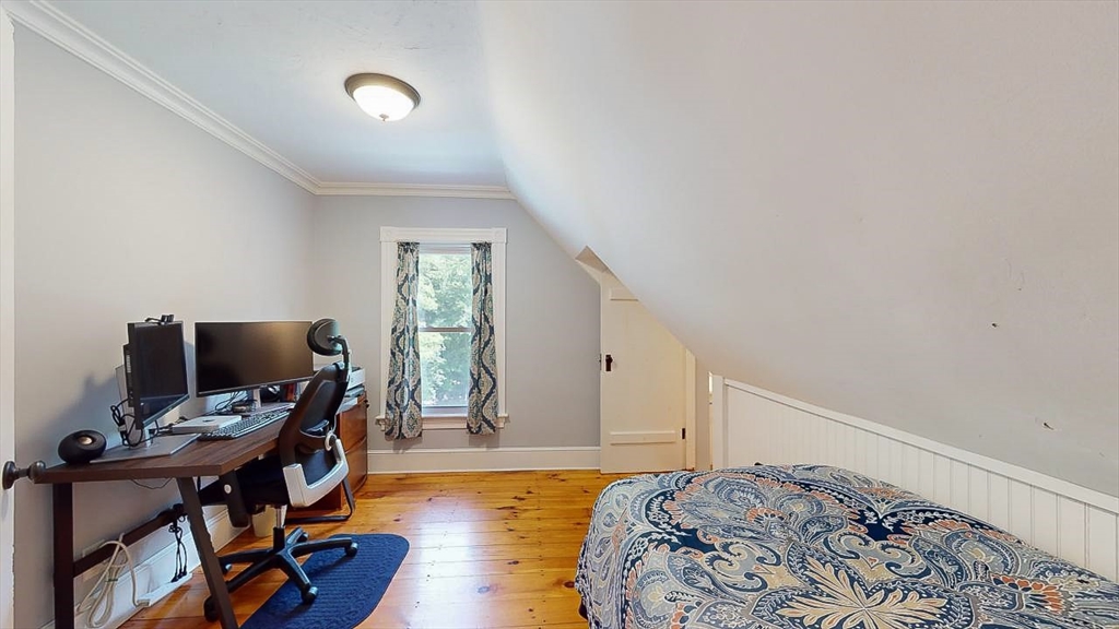 509 Mendon Road Sutton, MA 01590 - Photo 39 of 42 a bedroom with a workspace