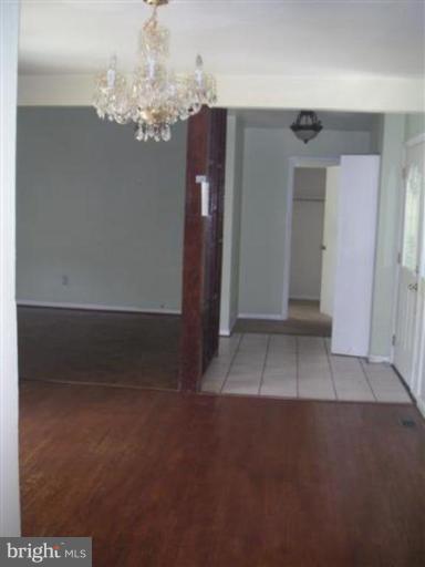 7106 Itte Lane Springfield, VA 22150 - Photo 5 of 11 Entrance / Foyer