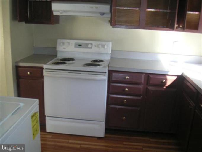 7106 Itte Lane Springfield, VA 22150 - Photo 6 of 11 Kitchen